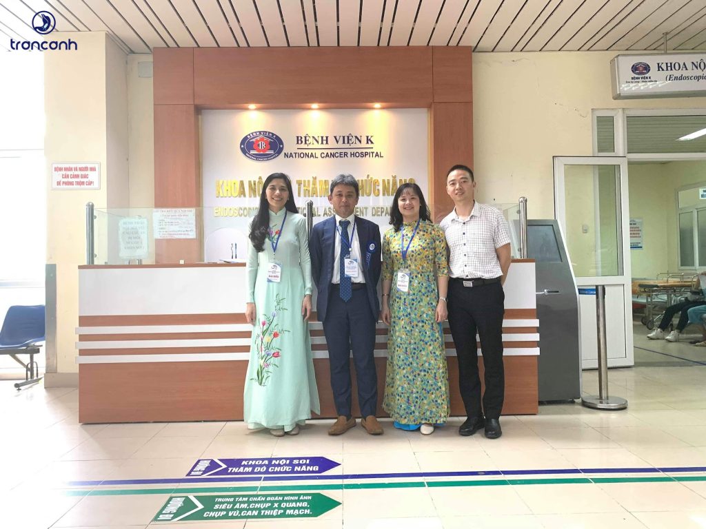 BS Trần Cảnh thực hiện nội soi ESD